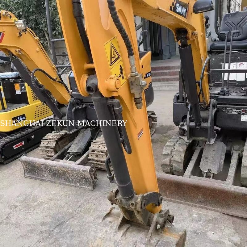 10.3KW Sany SY16C 1.6Ton mini escavatore con gomma e pompa idraulica originale