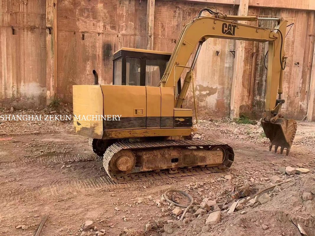 Escavatori usati CAT E70B in Giappone con Mini Escavatori e motore giapponese originale