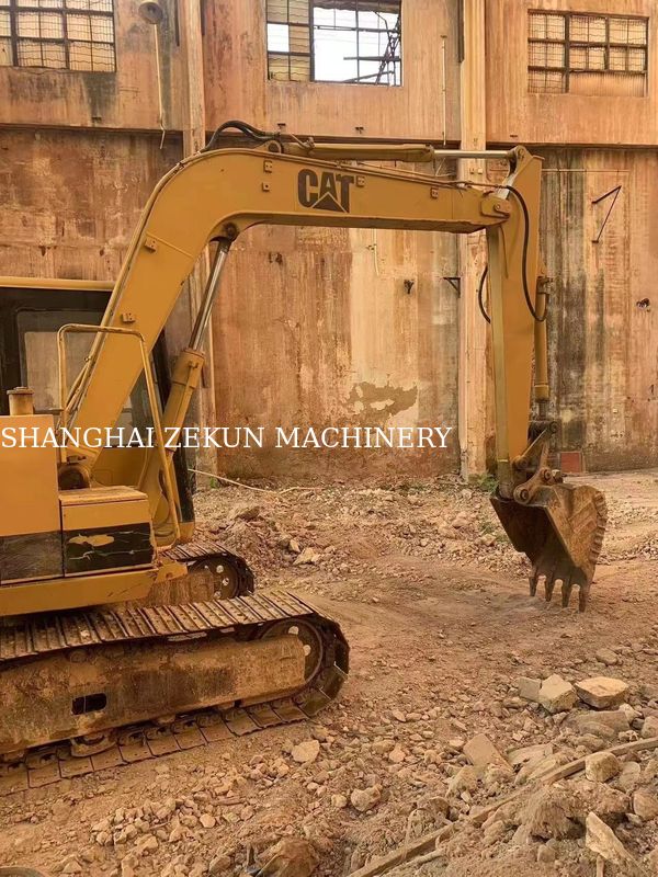 Escavatori usati CAT E70B in Giappone con Mini Escavatori e motore giapponese originale