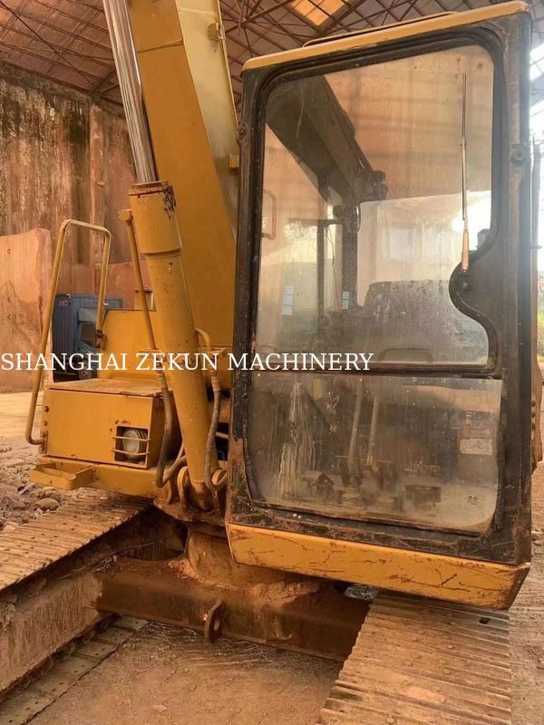 Escavatori usati CAT E70B in Giappone con Mini Escavatori e motore giapponese originale