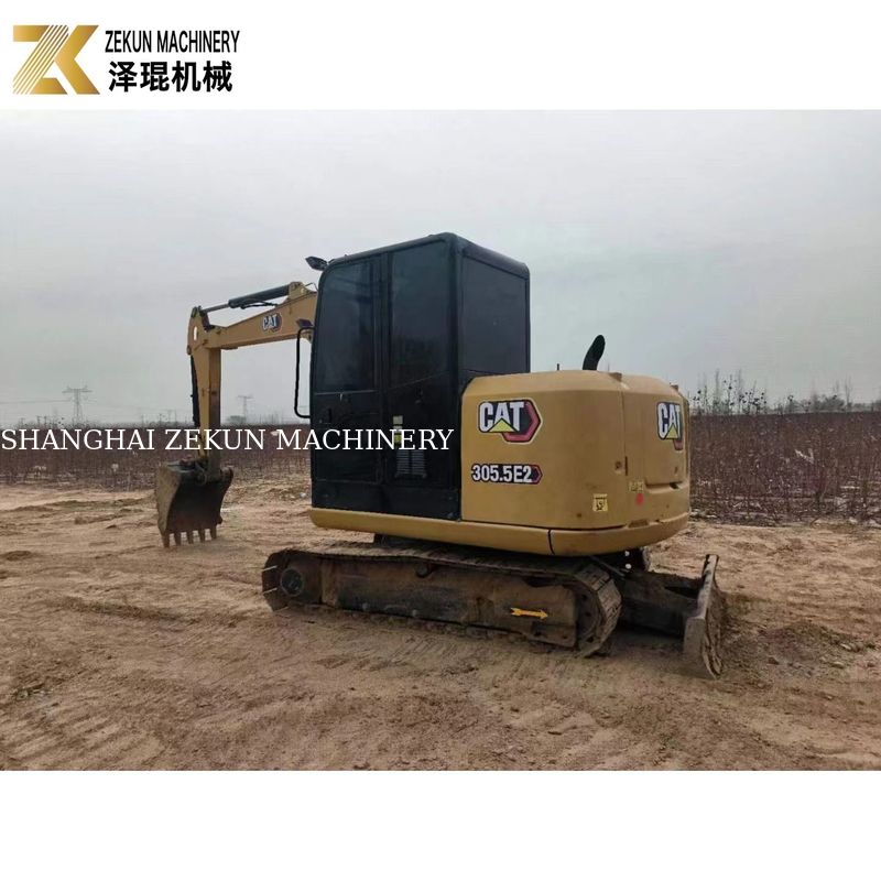 CAT 305.5E2 Escavatore a trascinatore di 5,5 tonnellate con pollice idraulico di Caterpillar