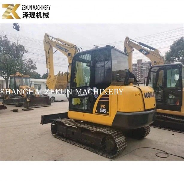 Miniescavatore Komatsu PC56-7 con peso operativo di 5 tonnellate e motore diesel resistente