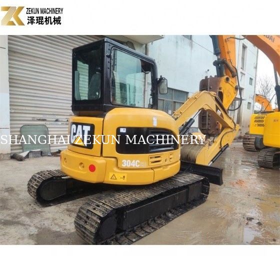 4 tonnellate di escavatore usato CAT 304 con cabina chiusa e cilindro idraulico originale