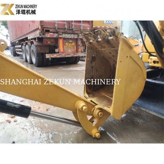 4 tonnellate di escavatore usato CAT 304 con cabina chiusa e cilindro idraulico originale