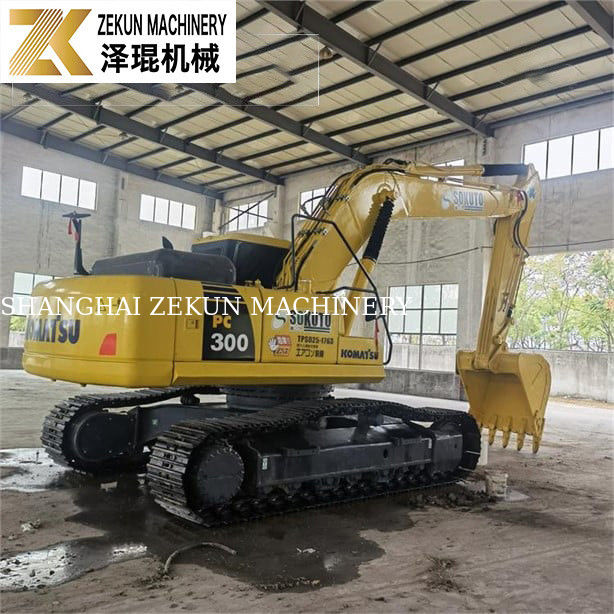 32 tonnellate di caricatori a ruote usate da 1,8 m3 KOMATSU PC 300-7LC HD 6LE LC-8