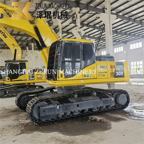 32 tonnellate di caricatori a ruote usate da 1,8 m3 KOMATSU PC 300-7LC HD 6LE LC-8