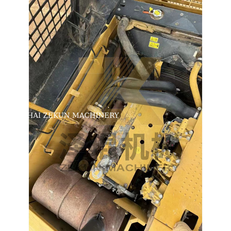 Escavatore Cat 320D usato in Giappone con 20000 KG di peso della macchina in buone condizioni