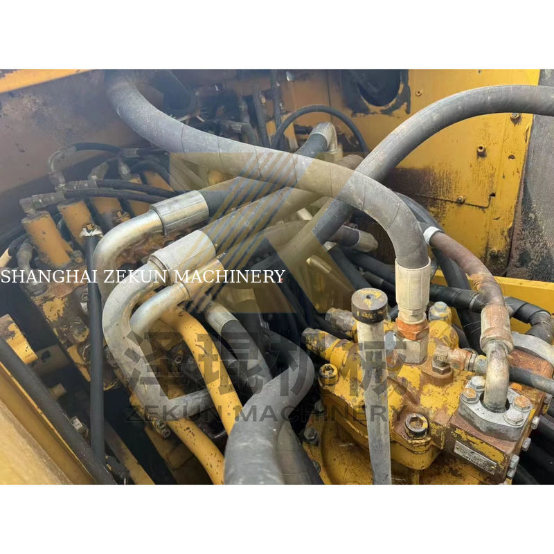 Escavatore Cat 320D usato in Giappone con 20000 KG di peso della macchina in buone condizioni