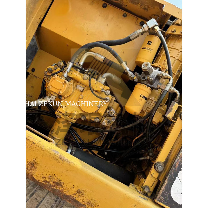 Escavatori Shantui Kato di seconda mano da 20 tonnellate 320D con una capacità di 1M3 a Shanghai