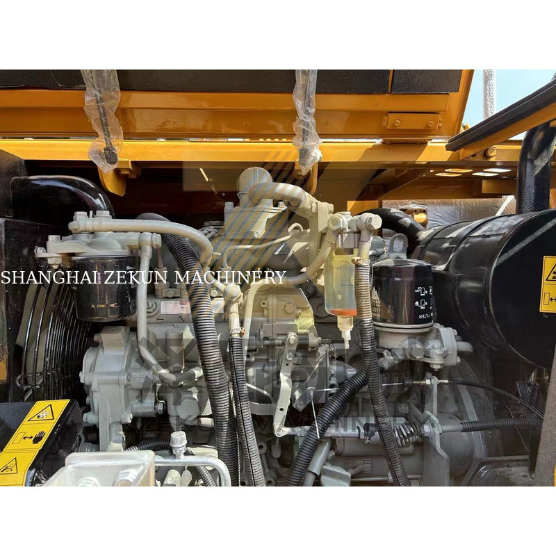 Escavatore Sany 75 C Pro di seconda mano con cilindro idraulico originale e motore ISUZU