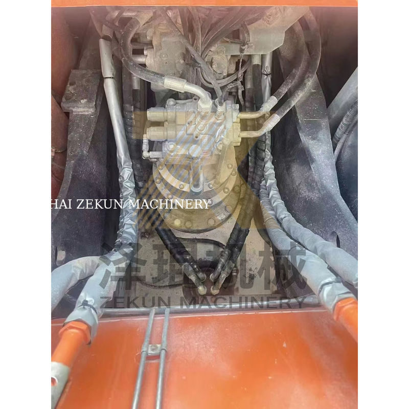 Hitachi ZX200-5G Escavatore usato dal Giappone con 20 tonnellate di peso operativo e cilindro