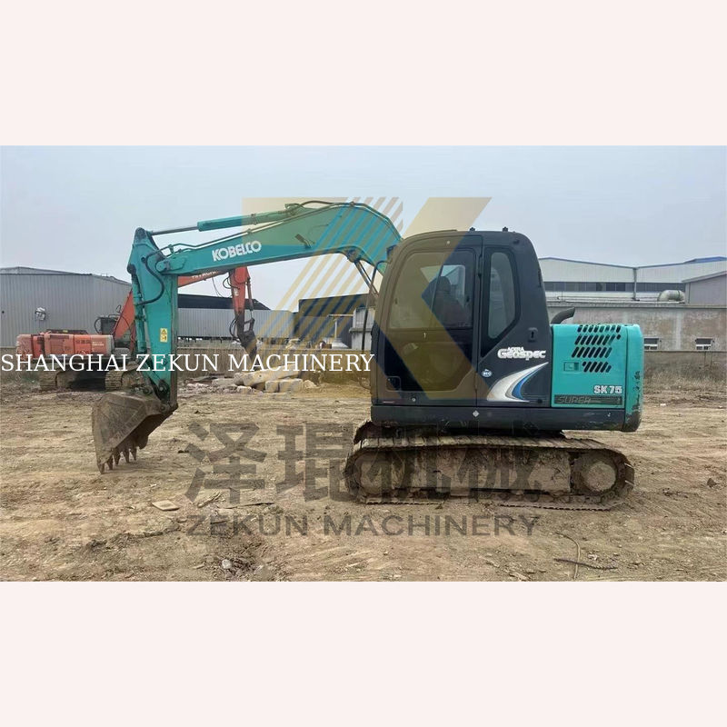 0.4m3 Capacità del secchio 2017 Usato Kobelco 907 E307D Sk75 Sk75-11 Escavatore a Shanghai
