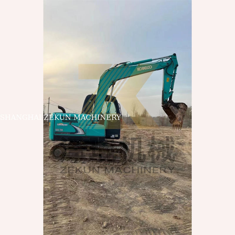 Escavatore usato Kobelco SK75-8 in ottime condizioni in vendita a Shanghai