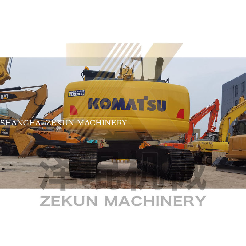 Escavatore Komatsu 220 PC220 da 22 tonnellate con una capacità di 1 m3 e 1050 ore di lavoro