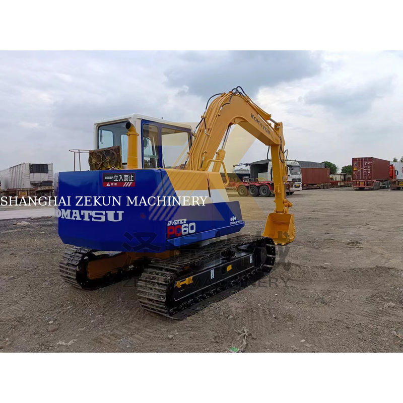 Escavatore Komatsu PC60-5 usato a buon mercato con altri cilindri idraulici e nel 2022