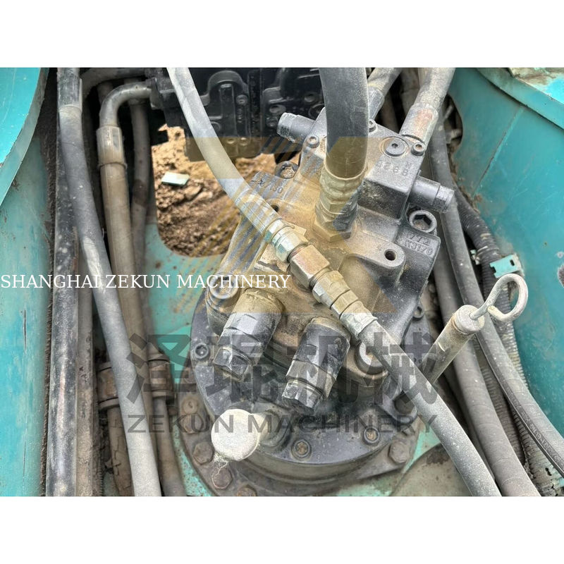 Buone condizioni usata Kobelco SK210-8 escavatore macchina 21 TON a Shanghai con 2020 HINO anno e motore