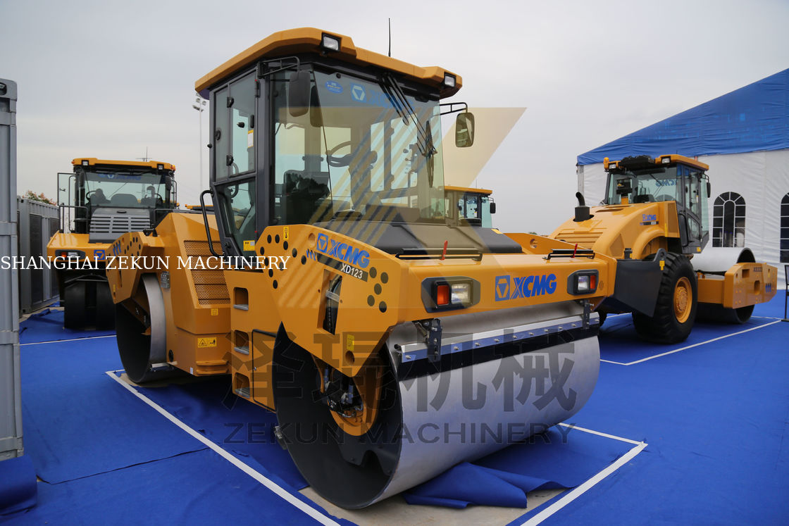 12 tonnellate XCMG XD123 Double Drum Roller China Stage III Road Construction Equipment