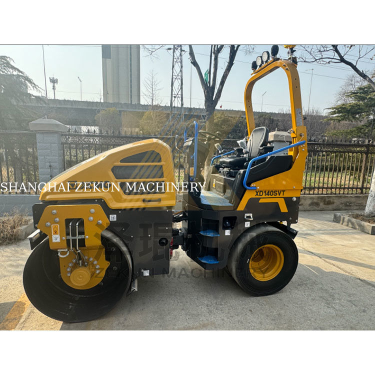 4 tonnellate di mini rullo per strada vibrante XCMG XD140SVT EU Stage III