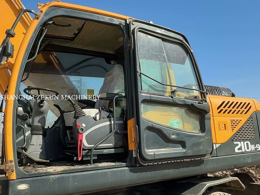 2014 Hyundai R210W-9 Escavatore a ruote da 21 tonnellate Perfetto per progetti di costruzione