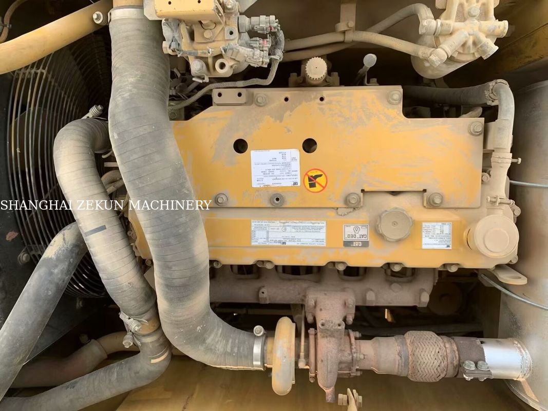 Versatile 2020 Cat 323D2 escavatore 23 tonnellate 4877 ore per varie applicazioni