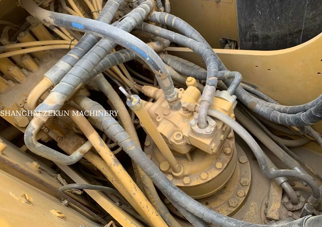 Versatile 2020 Cat 323D2 escavatore 23 tonnellate 4877 ore per varie applicazioni
