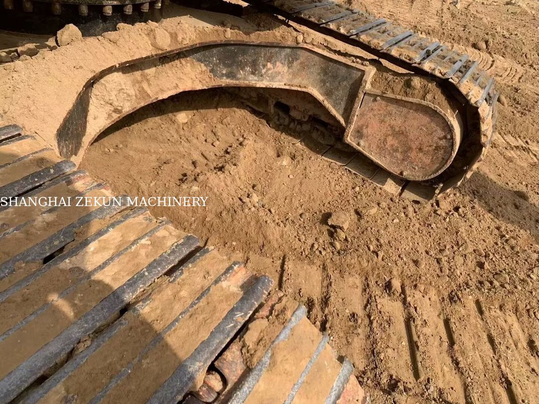 Versatile 2020 Cat 323D2 escavatore 23 tonnellate 4877 ore per varie applicazioni