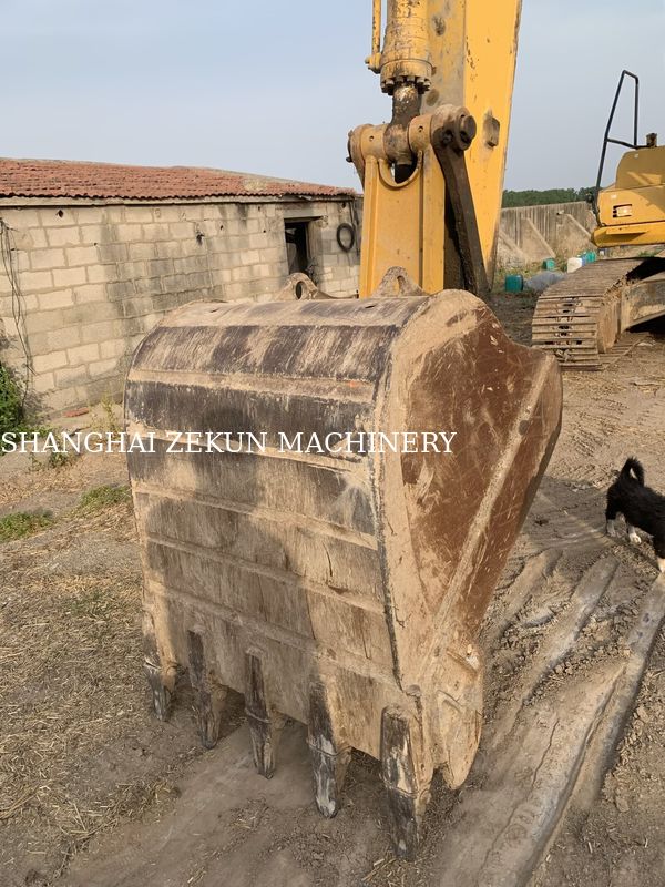 2015 Komatsu PC210LC-8MO escavatore con peso operativo di 100 kg e raggiungimento di scavo massimo di 9