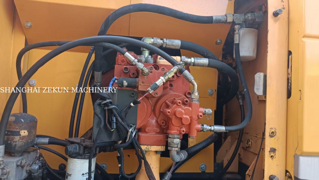 Escavatore gommato Hyundai R210W-9, capacità serbatoio carburante 330 L e valvola idraulica
