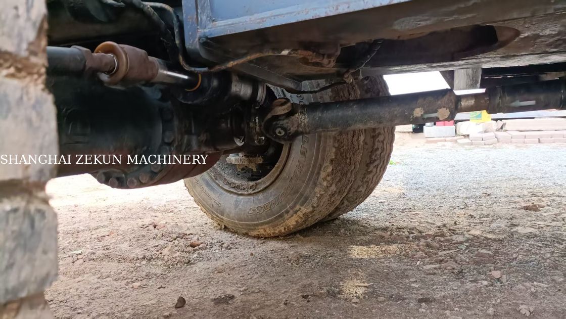 Escavatore gommato Hyundai R210W-9, capacità serbatoio carburante 330 L e valvola idraulica