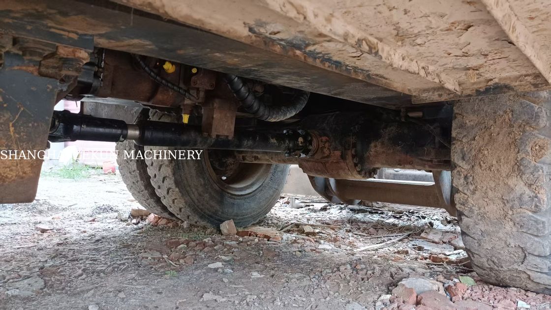 Escavatore gommato Hyundai R210W-9, capacità serbatoio carburante 330 L e valvola idraulica