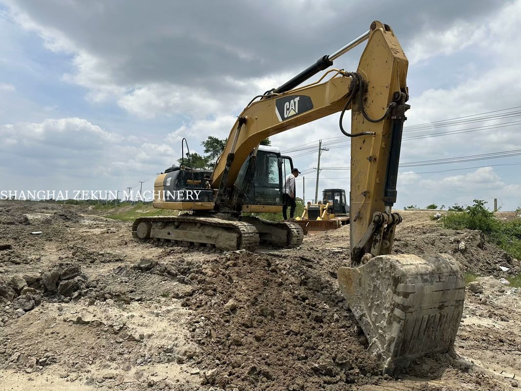 2014 CAT 320D2 Escavatore 10 812 ore e prestazioni Flusso idraulico 2 × 214 L/min Velocità di viaggio 3,5 / 5,5 Km/h