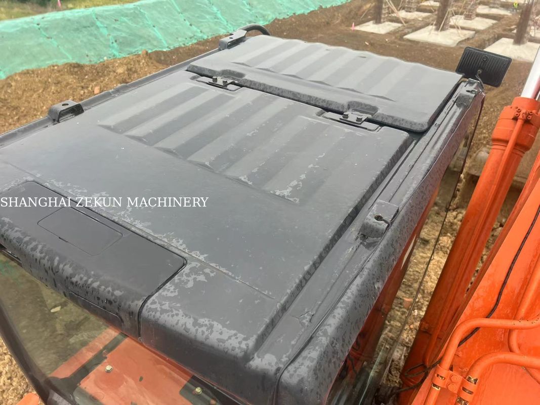 Escavatore Hitachi ZX220-5A del 2020, 6541 ore, altezza massima di scavo 630 mm, profondità massima di scavo 670 mm, per lavori pesanti