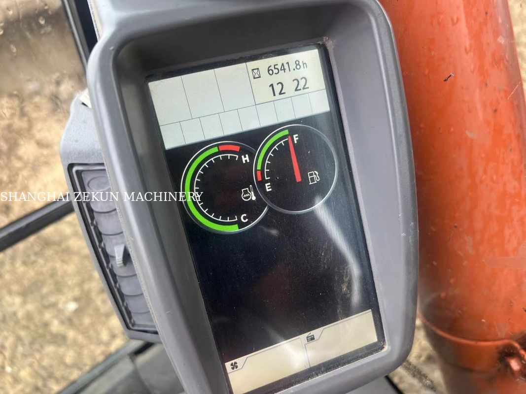 Escavatore Hitachi ZX220-5A del 2020, 6541 ore, altezza massima di scavo 630 mm, profondità massima di scavo 670 mm, per lavori pesanti