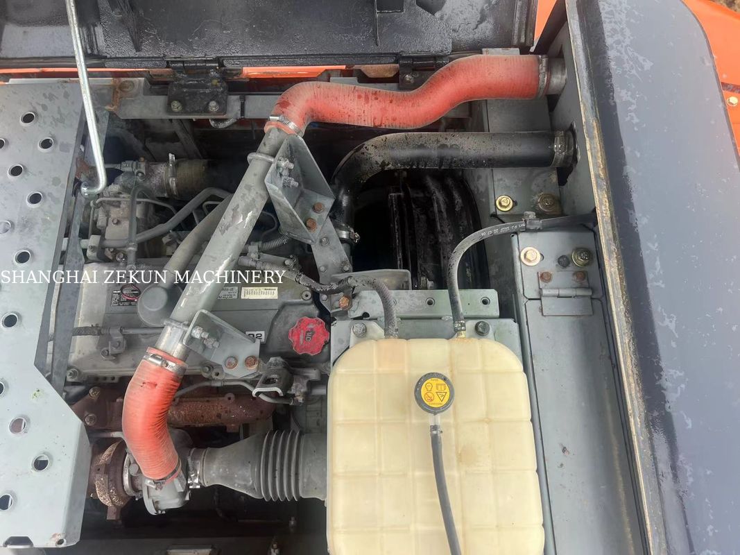 Escavatore Hitachi ZX220-5A del 2020, 6541 ore, altezza massima di scavo 630 mm, profondità massima di scavo 670 mm, per lavori pesanti