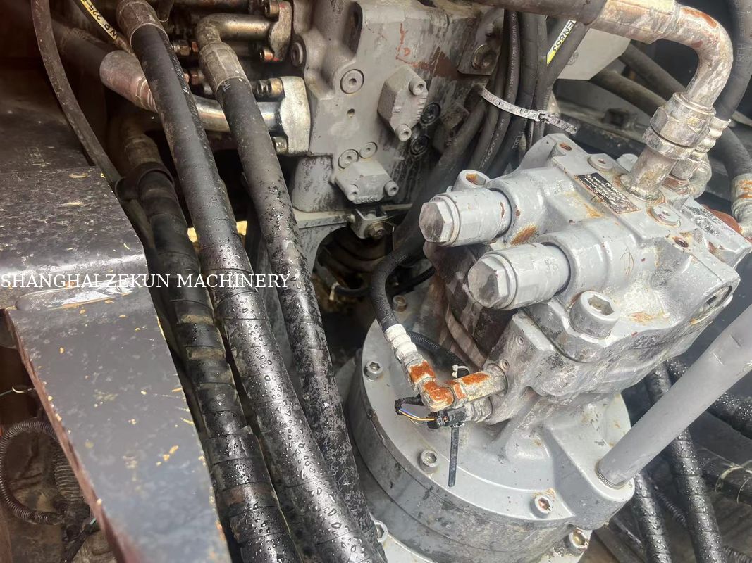 Escavatore Hitachi ZX220-5A del 2020, 6541 ore, altezza massima di scavo 630 mm, profondità massima di scavo 670 mm, per lavori pesanti