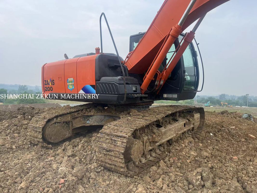 Escavatore Hitachi ZX220-5A del 2020, 6541 ore, altezza massima di scavo 630 mm, profondità massima di scavo 670 mm, per lavori pesanti