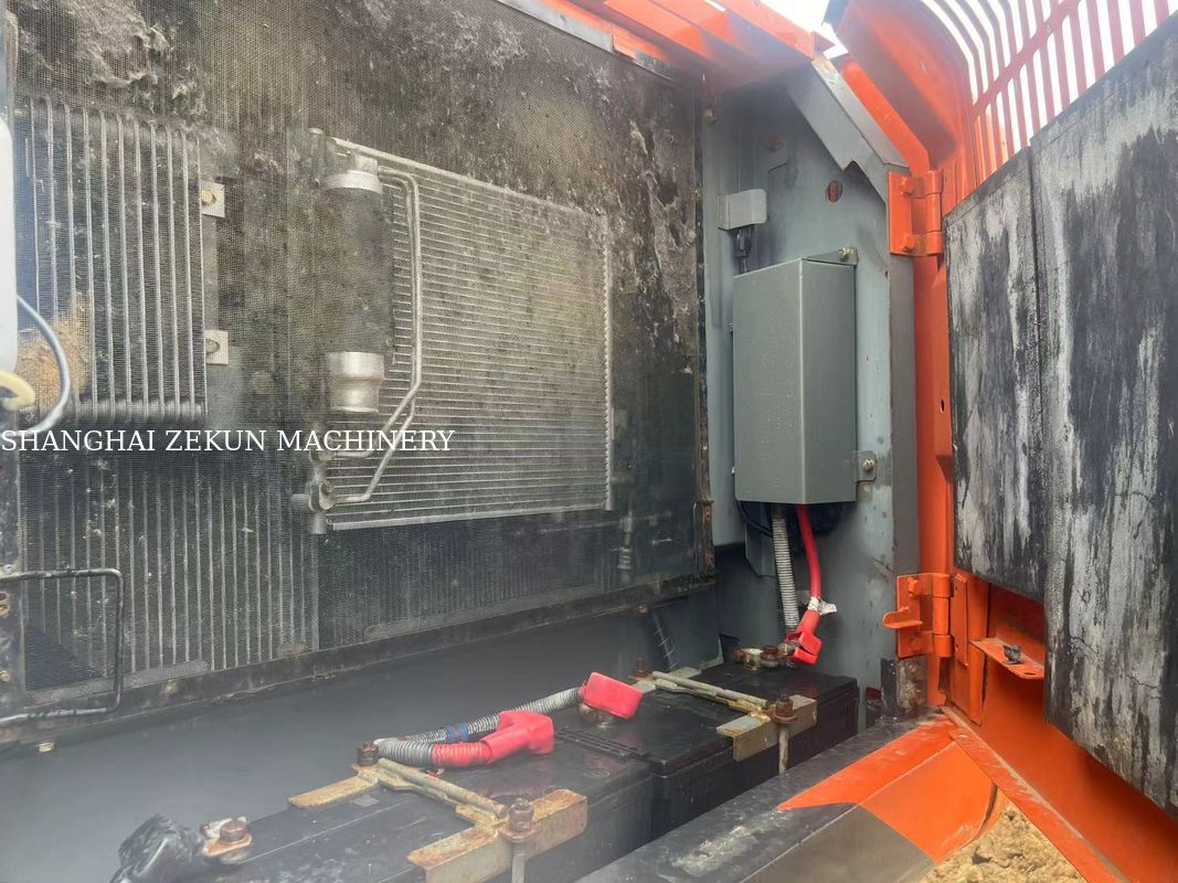 Escavatore Hitachi ZX220-5A del 2020, 6541 ore, altezza massima di scavo 630 mm, profondità massima di scavo 670 mm, per lavori pesanti