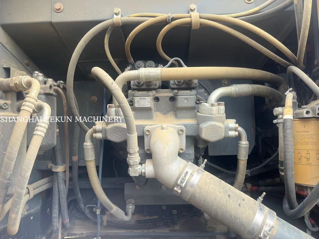 2022 Hitachi ZX200-5A Escavatore con altezza massima di scavo di 9 e velocità di oscillazione di 13,3 giri al minuto 5500 ore