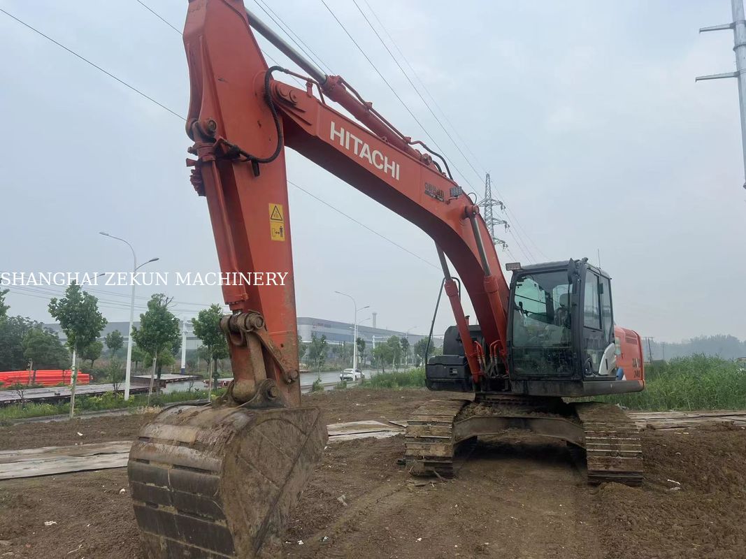 2022 Hitachi ZX200-5A Escavatore con altezza massima di scavo di 9 e velocità di oscillazione di 13,3 giri al minuto 5500 ore