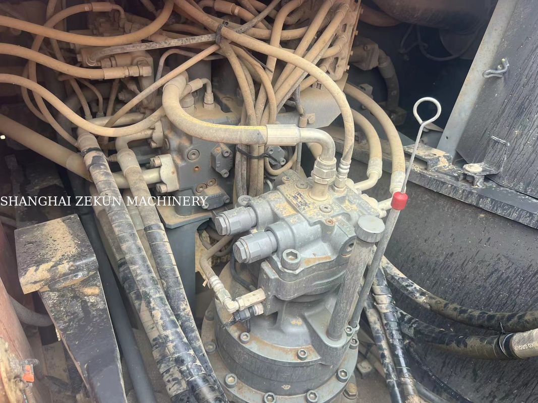 2022 Hitachi ZX200-5A Escavatore con altezza massima di scavo di 9 e velocità di oscillazione di 13,3 giri al minuto 5500 ore