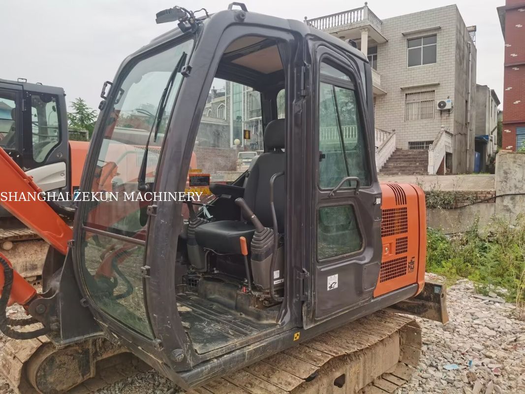Escavatore Hitachi ZX60C-6A del 2023, 2785 ore di funzionamento, peso operativo 5, conforme allo standard sulle emissioni Tier 3 / Stage III