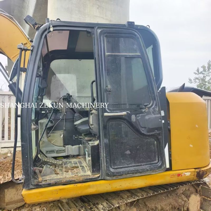 Escavatore CAT 307E2 del 2017, 12544 ore, altezza massima di scarico 070 mm, pressione idraulica 28 MPa
