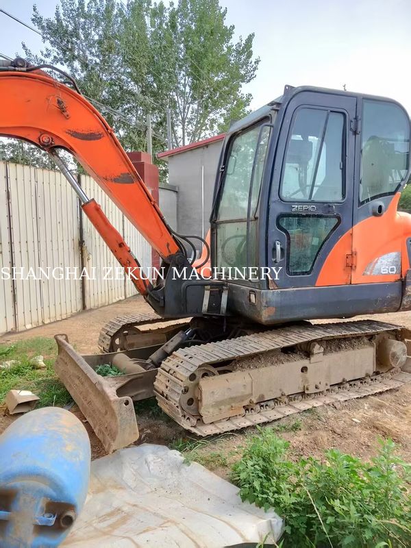Escavatore Doosan DX60 2013 con pressione idraulica di 27,5 MPa e altezza massima di scavo di 800 mm