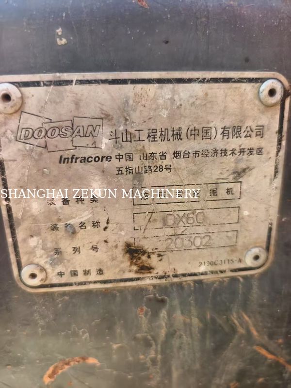 Escavatore Doosan DX60 2013 con pressione idraulica di 27,5 MPa e altezza massima di scavo di 800 mm