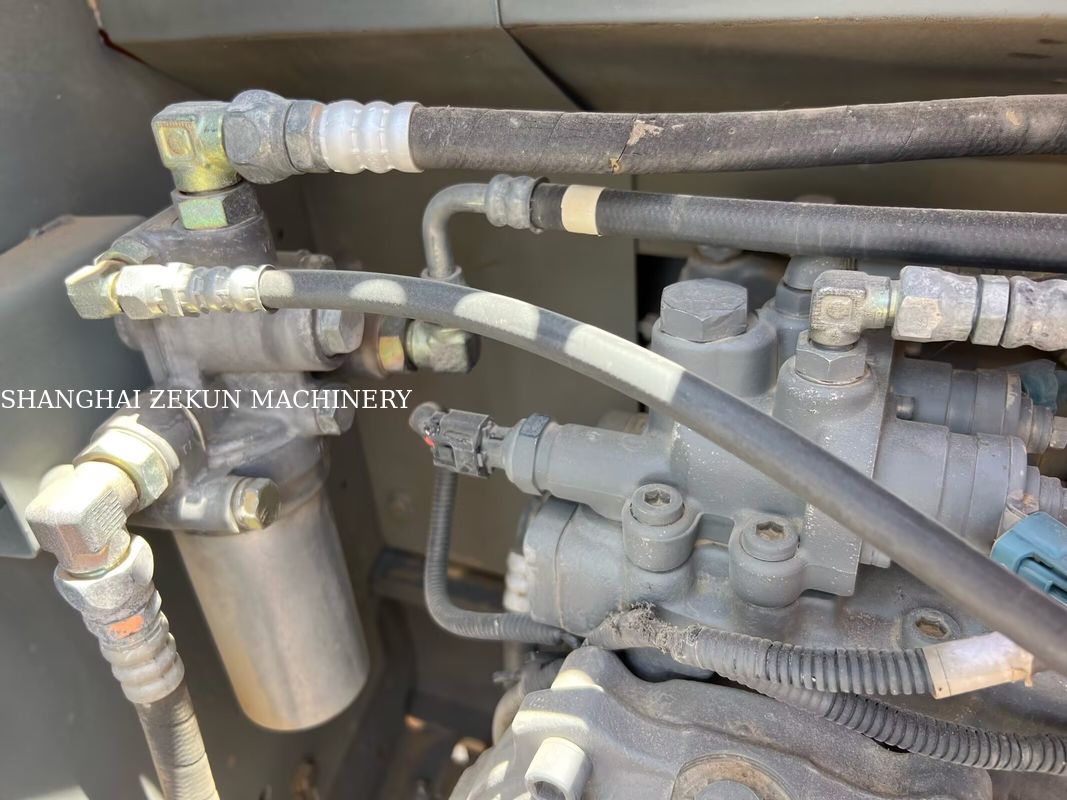 Hitachi ZX120-6 Escavatore 14165 ore per le esigenze aziendali Capacità del serbatoio del carburante 240 L Pressione idraulica 34,3 MPa