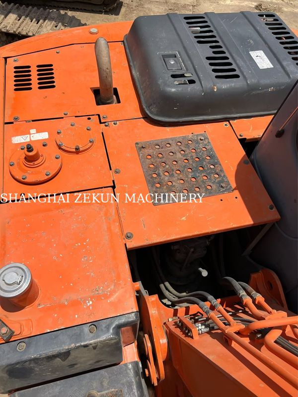 Hitachi ZX120-6 Escavatore 14165 ore per le esigenze aziendali Capacità del serbatoio del carburante 240 L Pressione idraulica 34,3 MPa