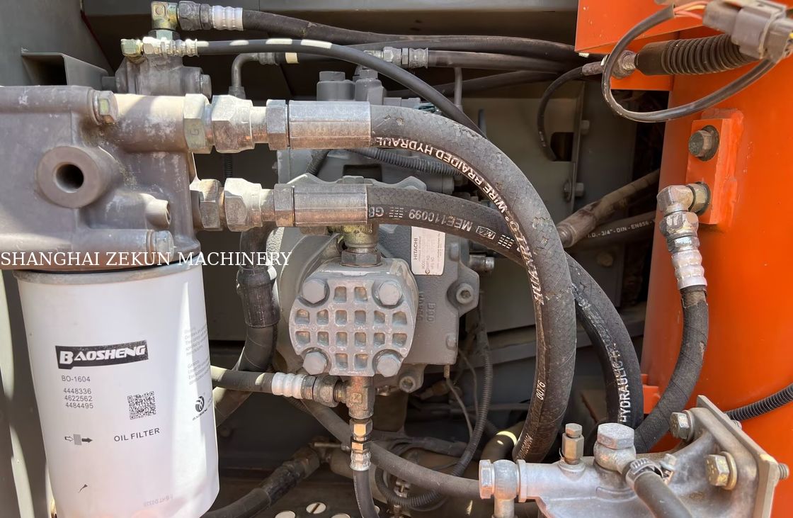 Hitachi ZX120-6 Escavatore 14165 ore per le esigenze aziendali Capacità del serbatoio del carburante 240 L Pressione idraulica 34,3 MPa