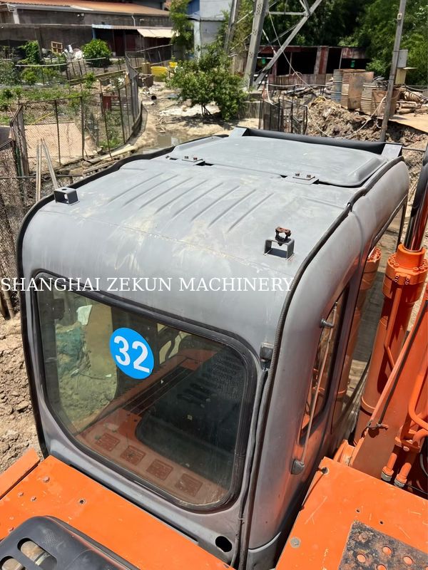 Hitachi ZX120-6 Escavatore 14165 ore per le esigenze aziendali Capacità del serbatoio del carburante 240 L Pressione idraulica 34,3 MPa
