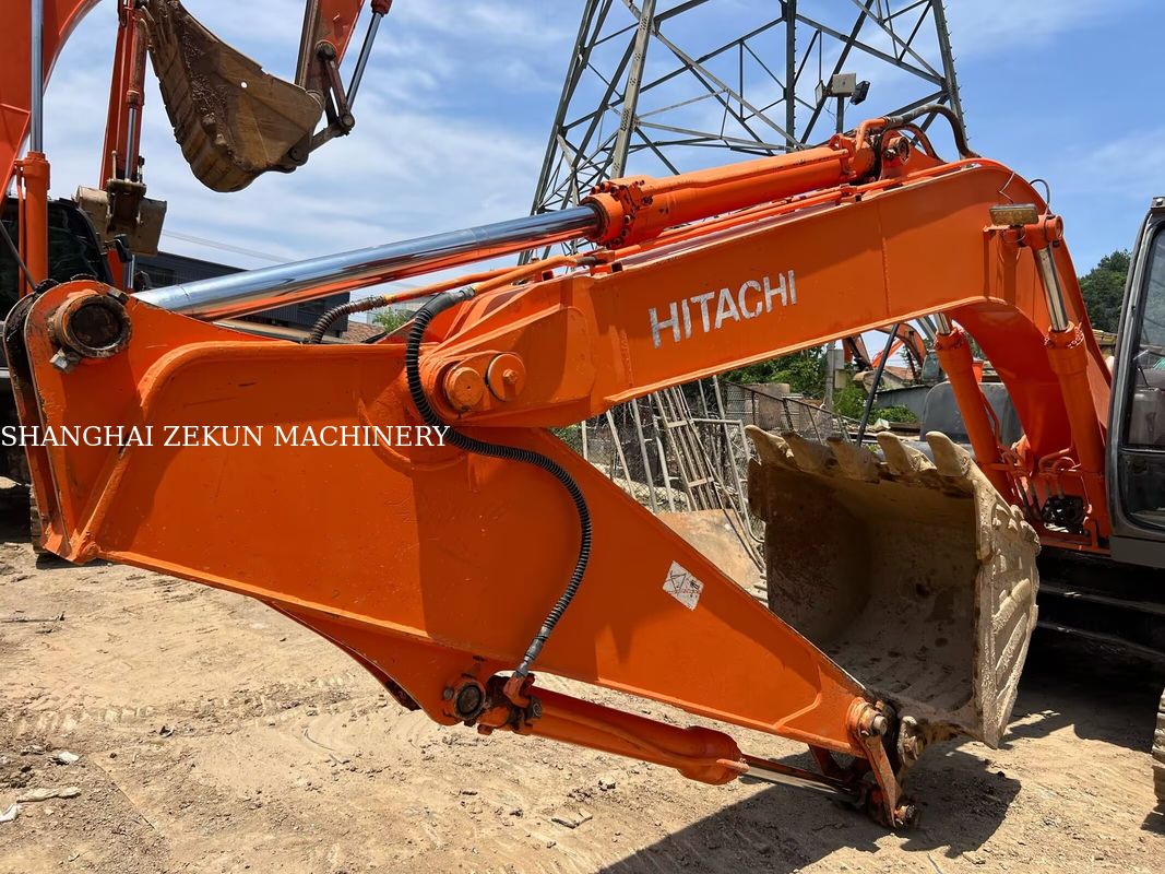 Hitachi ZX120-6 Escavatore 14165 ore per le esigenze aziendali Capacità del serbatoio del carburante 240 L Pressione idraulica 34,3 MPa
