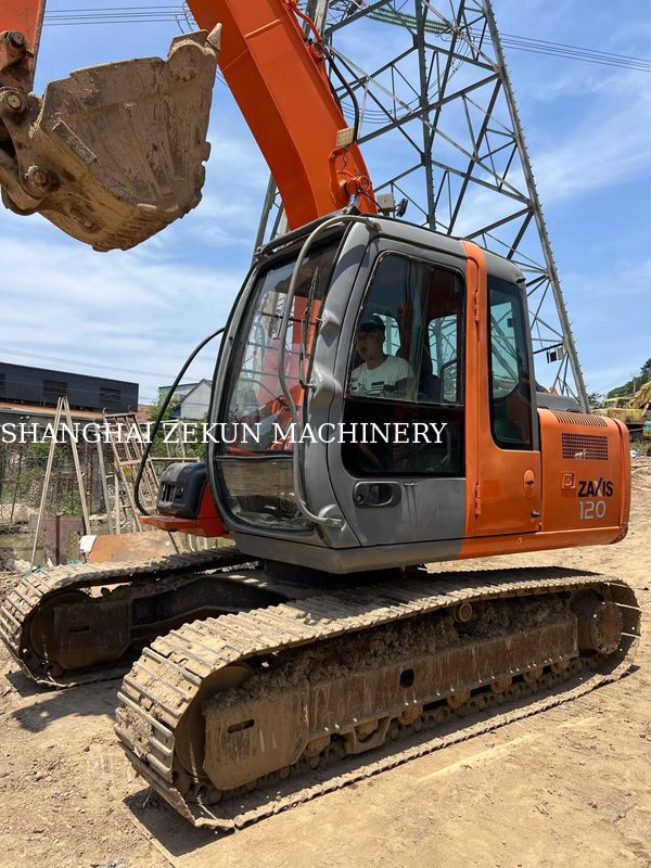 Hitachi ZX120-6 Escavatore 14165 ore per le esigenze aziendali Capacità del serbatoio del carburante 240 L Pressione idraulica 34,3 MPa